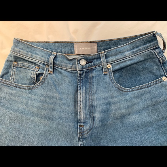 Everlane Cheeky Straight Jean - Picture 4 of 4